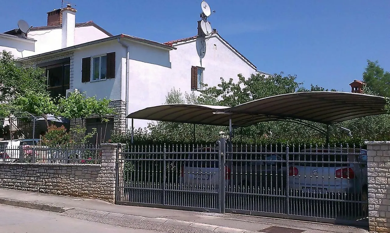 Studio Benassi Porec Apartment